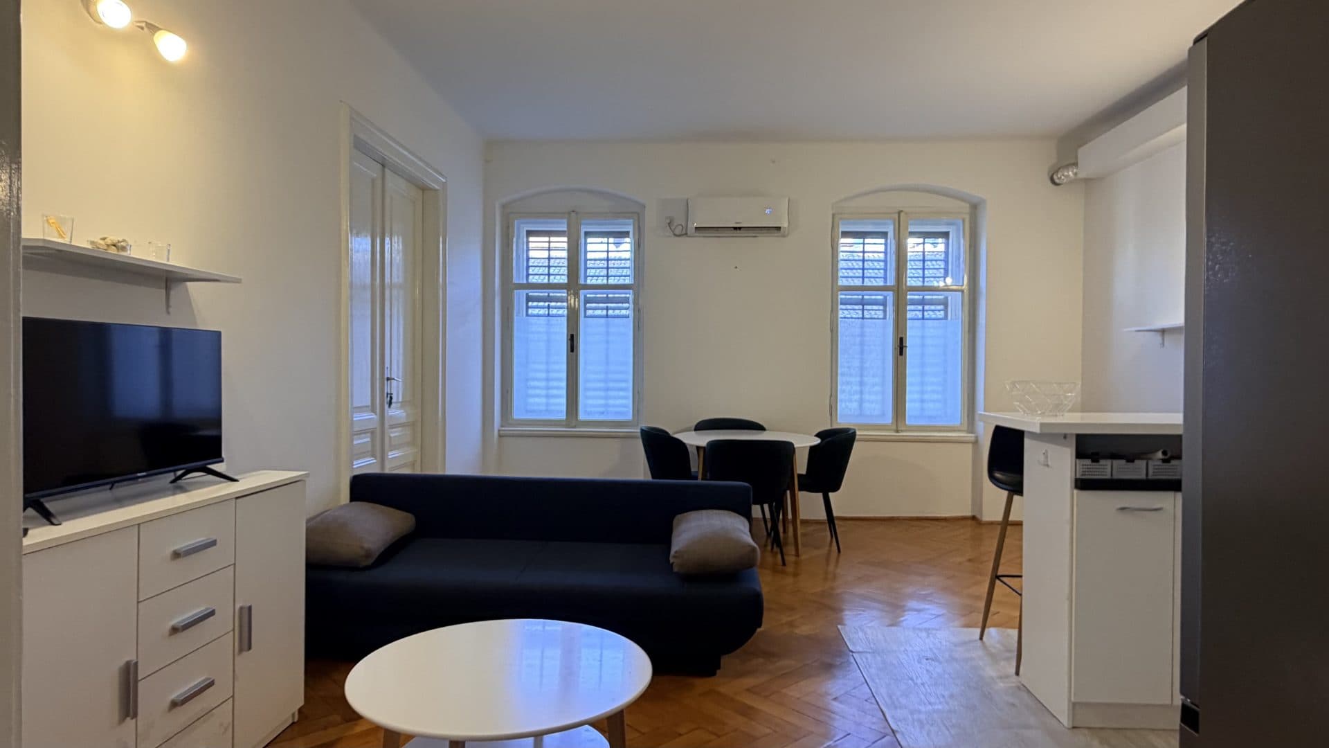 Rijeka - centar, dvosoban stan za najam 72 m2 — photo 1